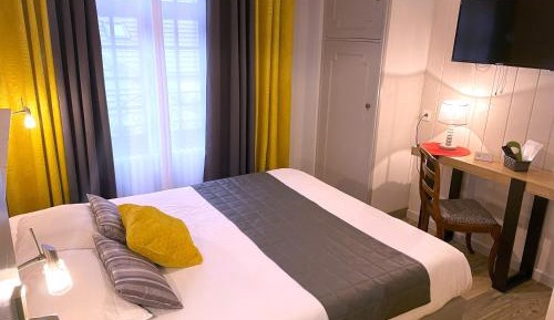 Standard Queen Room