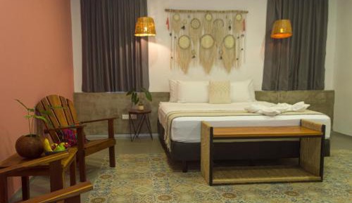 Deluxe Suite with Spa Bath