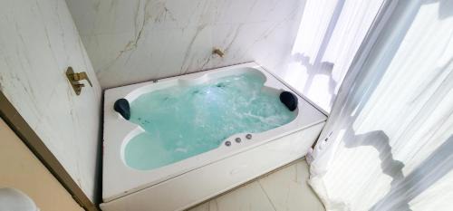 King Suite with Spa Bath