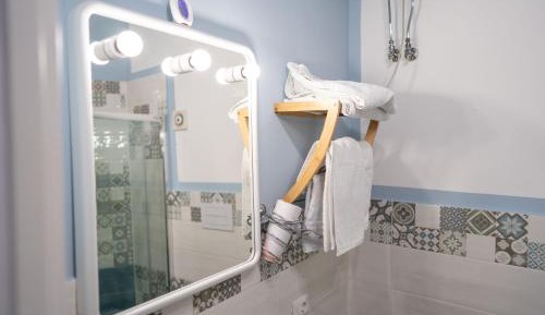 Deluxe Double Room (2 Adults + 1 Child)