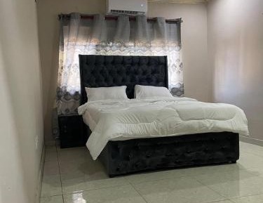 Deluxe Double Room (2 Adults + 1 Child)