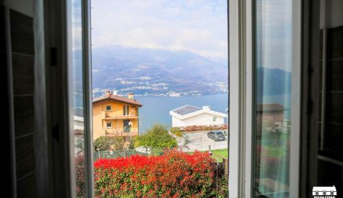 Apartment with Lake View