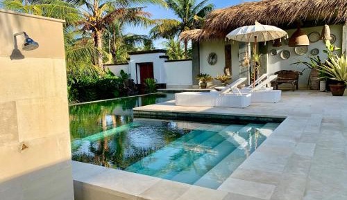 Villa with Garden View