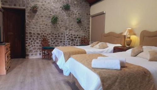 Quadruple Room with Private Bathroom