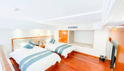Light Twin Room