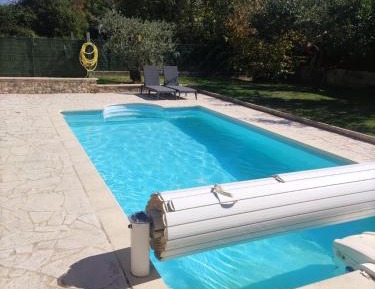 Apartment with Pool View 