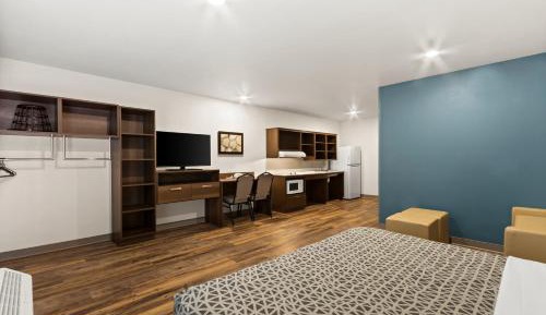 King Suite with Sofa bed - Disability Access/Non Smoking