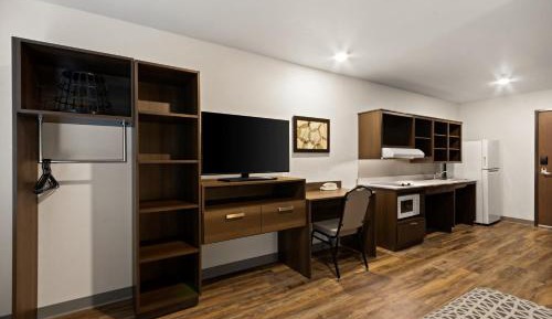 Queen Suite with Tub - Disability Access/Non Smoking