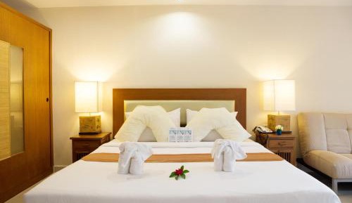 Pool Deluxe Room - No Pets
