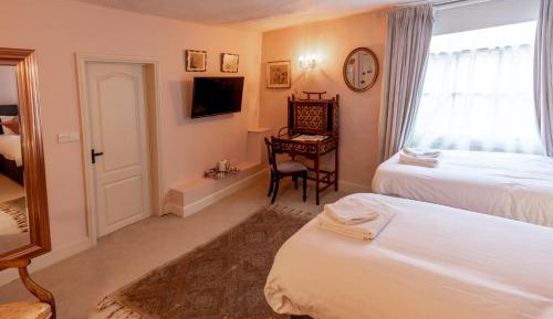 Classic Twin Room