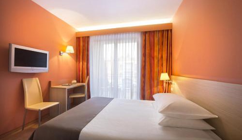 Standard Single Room with Park View