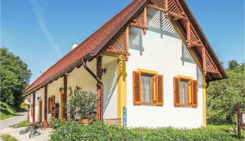 One-Bedroom Holiday Home