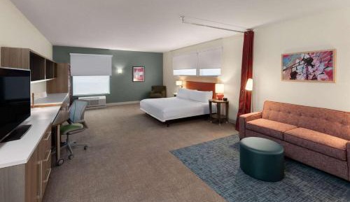 1 King Bed, Studio