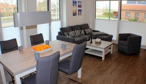 Two-Bedroom Apartment with Shower 