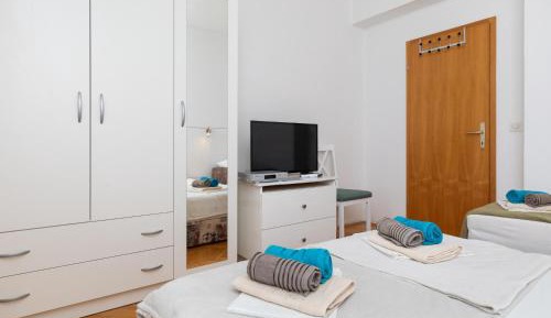 One-Bedroom Apartment with Balcony and Sea View