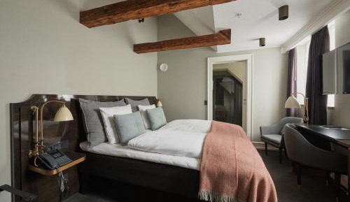 Medium Double Room