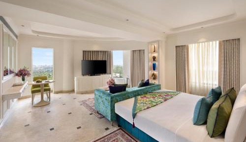Presidential Suite with Complimentary Two way Airport Transfer and Happy Hours 1+1 offer (On select Brands only).Timing : 1700hrs – 2000hrs and 10% discount on Spa