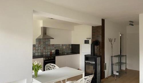Two-Bedroom Apartment with Shower 