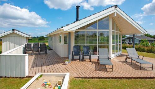 Three-Bedroom Holiday Home 