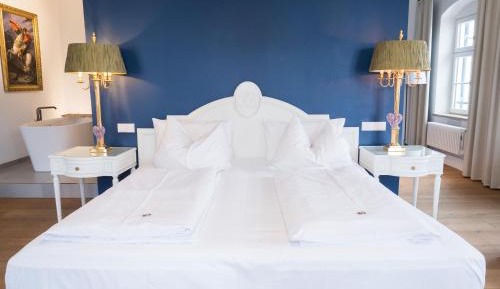 Deluxe Double Room with Bath