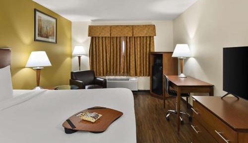 King Room - Second Floor/Non-Smoking