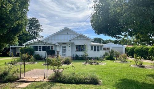 Villa with Garden View