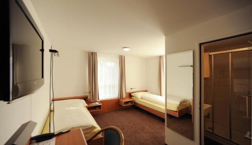 Classic Twin Room