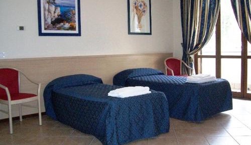Quintuple Room (5 Adults)