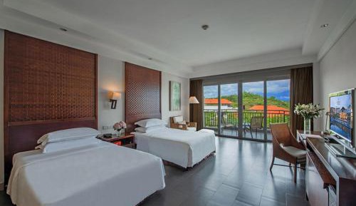 Deluxe Twin Room with Mountain View