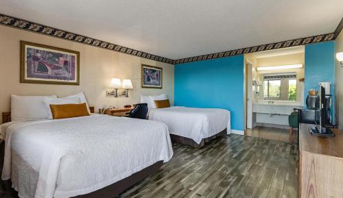 Double Room with Two Double Beds - Non-Smoking (4 Adults)