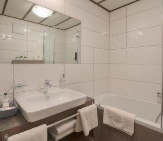 One-Bedroom Apartment II
