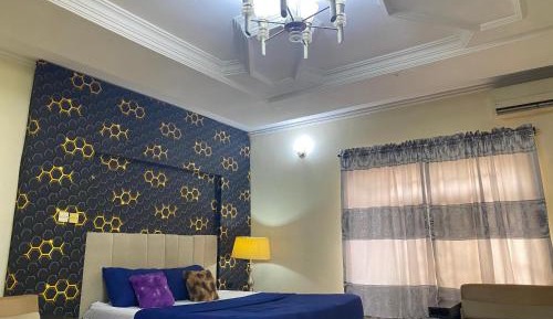 Deluxe Room (2 Adults + 1 Child)
