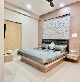 Deluxe Studio