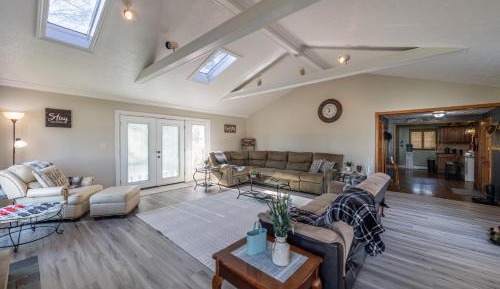Five-Bedroom Holiday Home