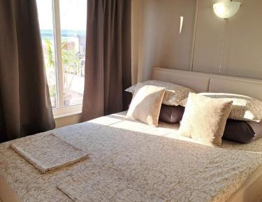 Deluxe Double Room with Balcony and Sea View