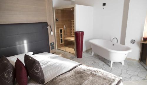 Deluxe Double or Twin Room with Spa 