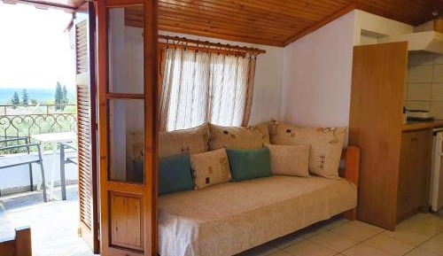 Studio with Sea View (3 Adults)
