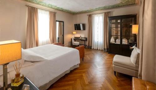 Deluxe Room with Spa Access