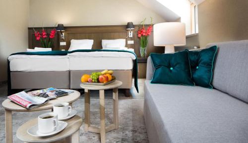 Deluxe Family Room