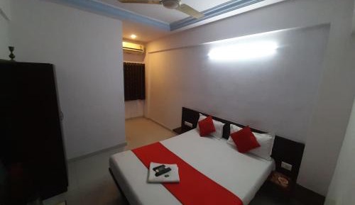 Deluxe Double Room (2 Adults + 1 Child)