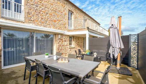 Four-Bedroom Holiday Home