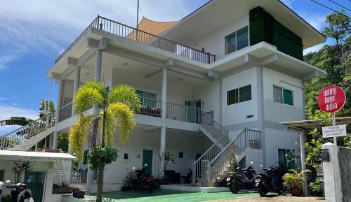 Deluxe Double Room (2 Adults + 1 Child)
