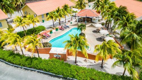 Apartment with Pool View 
