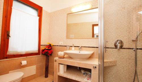 Double Room with Private External Bathroom