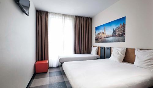 Family triple room