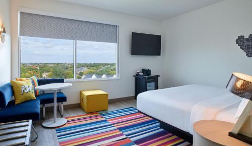 Aloft King Room