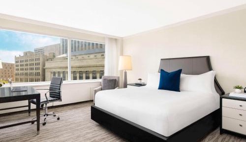 Fairmont Gold King Room - Lounge Assess