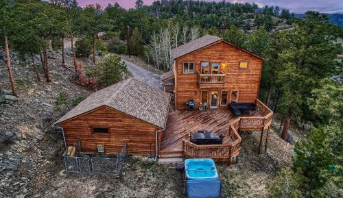Four-Bedroom Holiday Home