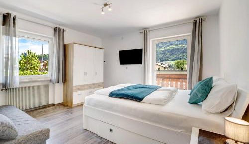 Superior One-Bedroom Apartment with Balcony
