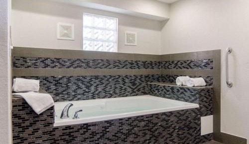 Superior King Room with Jacuzzi - Non Smoking
